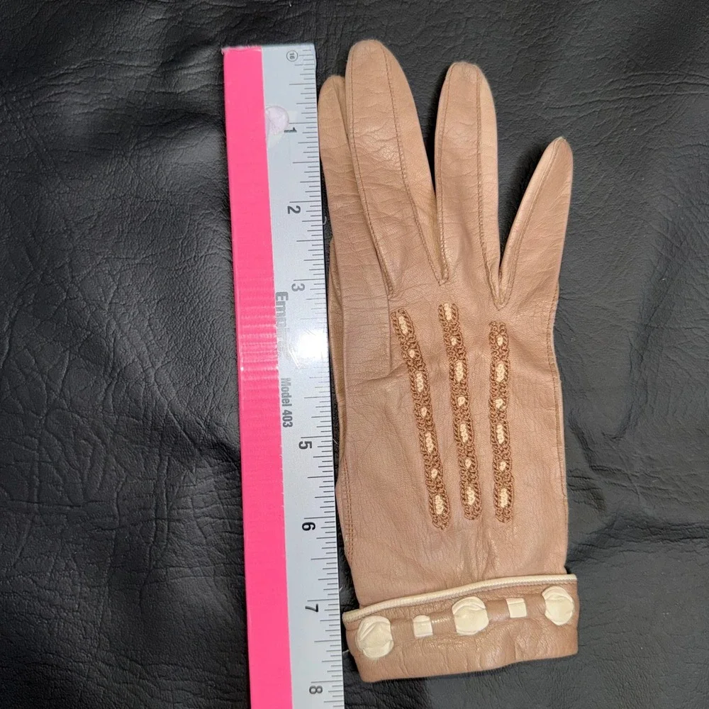 Vintage Chateau Tan Leather Gloves Made in France Embroidered Cream Trim